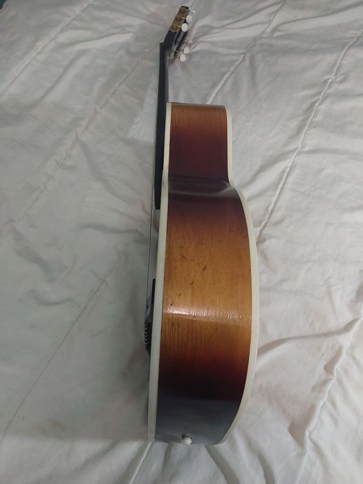 Класична гітара для початківців.