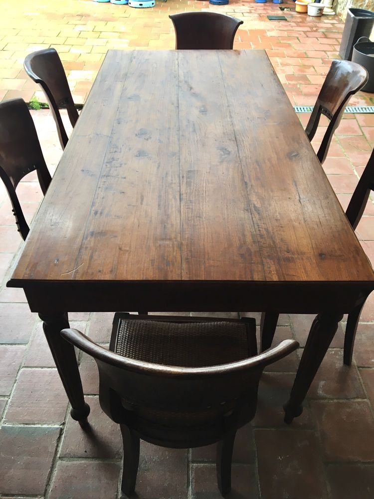 Mesa romantica antiga