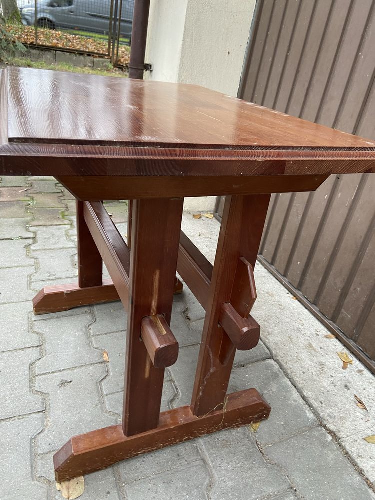 Sprzedam drewniany stolik i taboret do renowacji