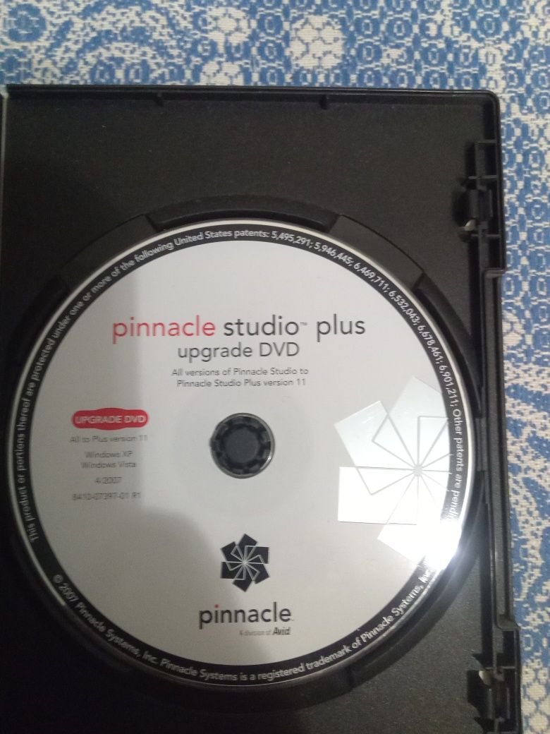 Комплект для оцифровки видеокассетPinnacle Studio