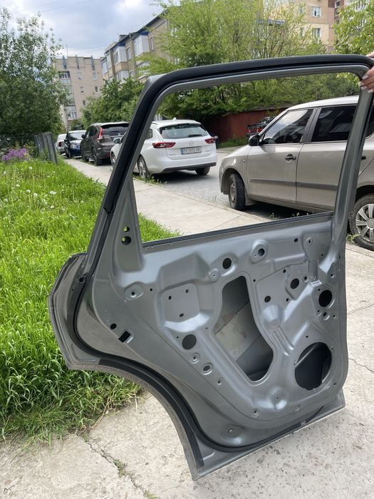 Дверка ліва пасажирська Audi Q5