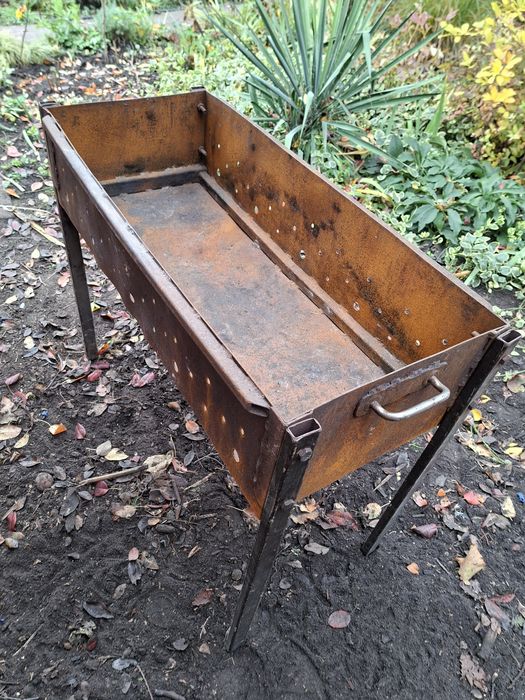 Мангал великий на 18 шампурів