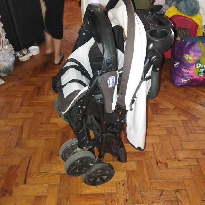 Carinho de bebe da CHICCO como novo