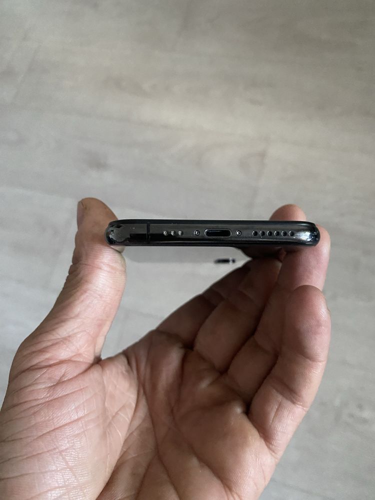Продам iphone xs 64gb space gray