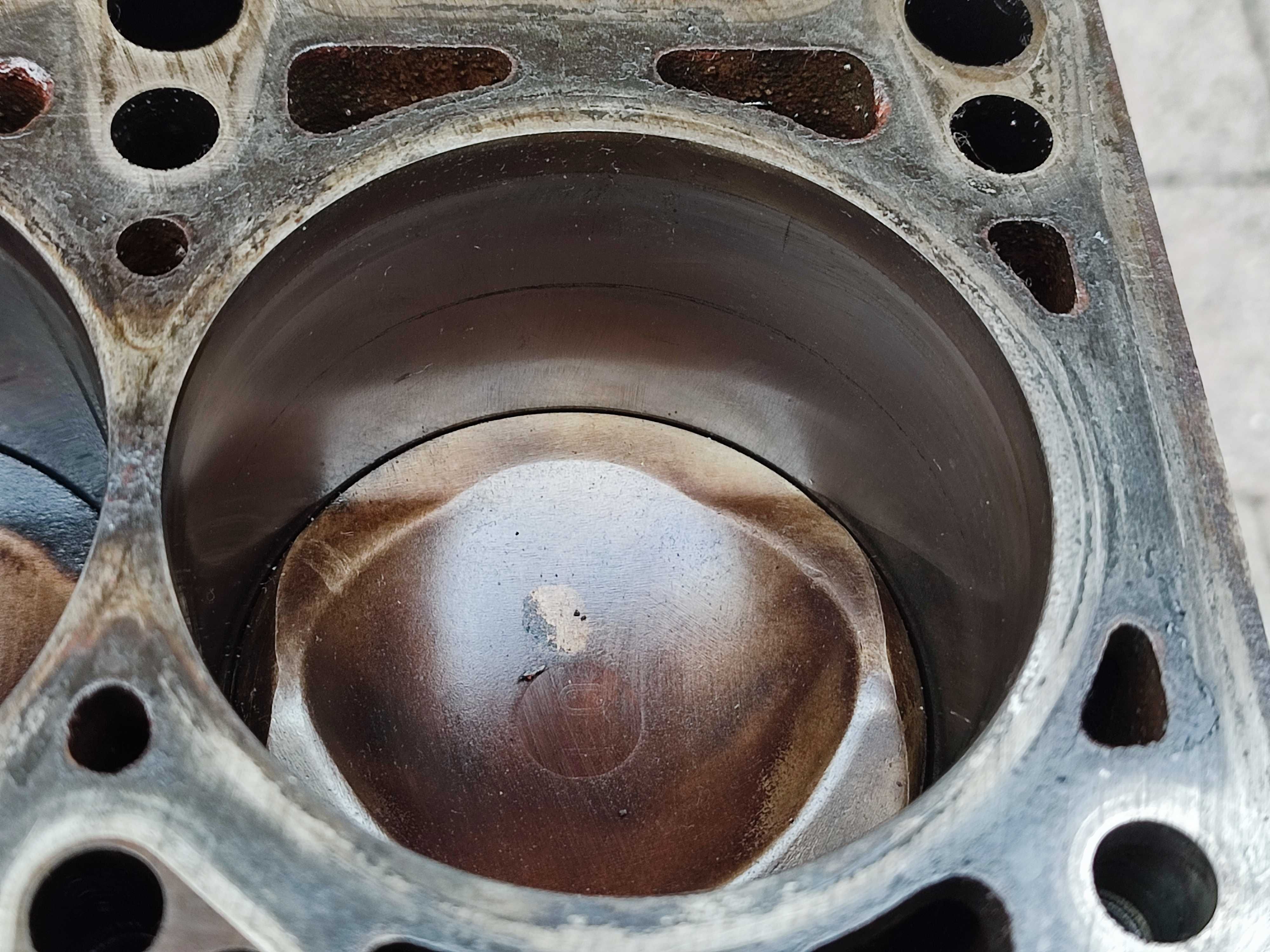 Blok Silnika 2.0TFSI 200km AXX VW Golf 5 GTI Audi A3 8P