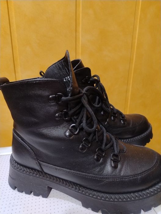 Ботинки кожаные чёрного цвета