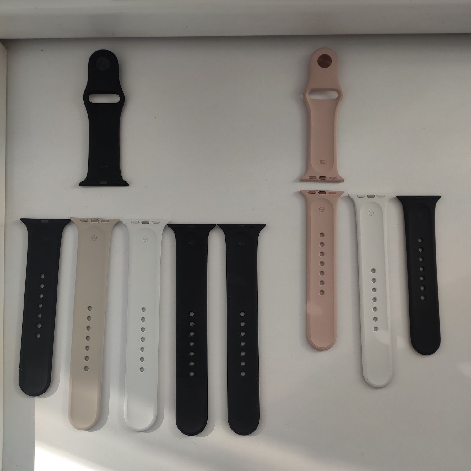 Ремешки для Apple watch оригинал 38 , 42 б.у отличное состояние
