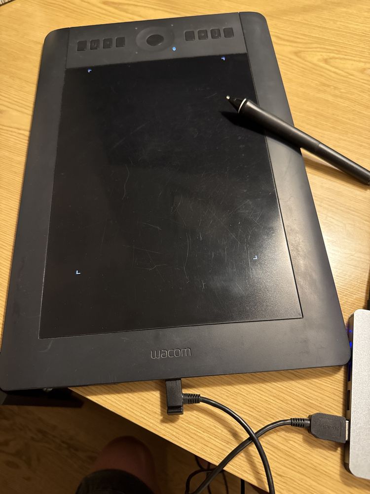 Wacom Intuos Pro Medium (PTH-651) — Робочий, без пера
