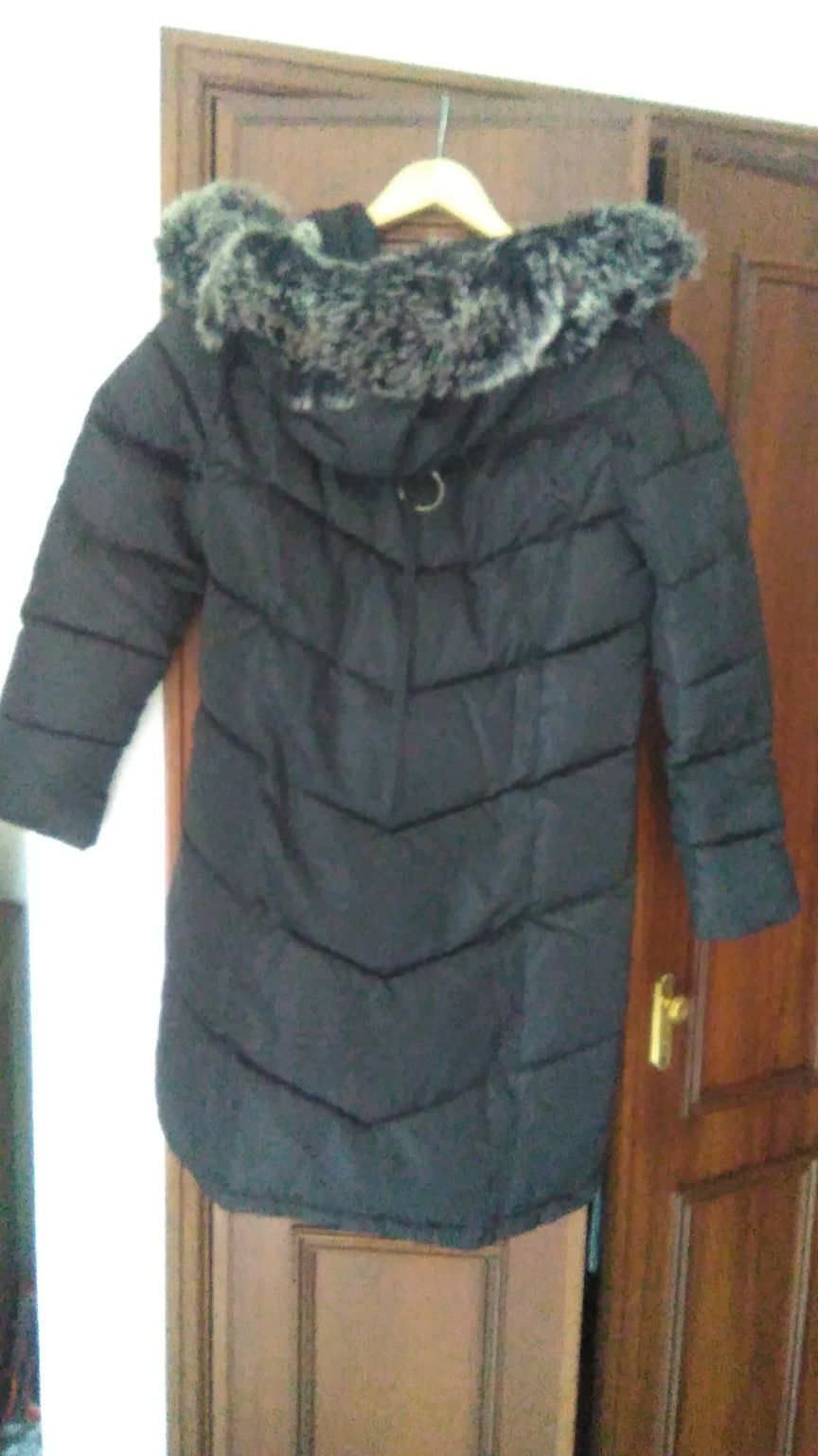 Casaco inverno com capuz de senhora