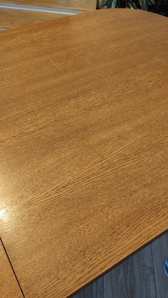 Duży solidny rozkładany stół do jadalni salonu fornirowany złoty dąb