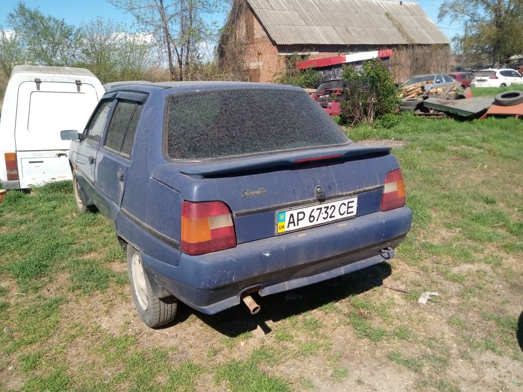 АвтомобильТаврия 2004г,люкс