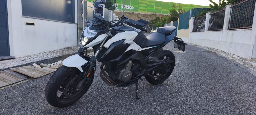 CF moto 650 NK 2022