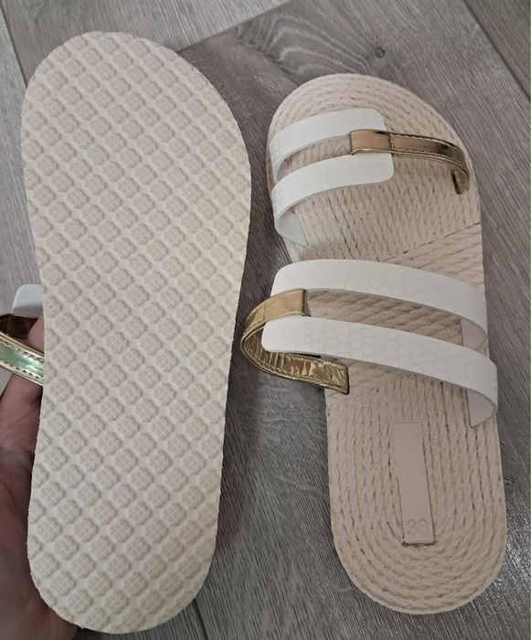 Нові шльопанці , 38 розмір