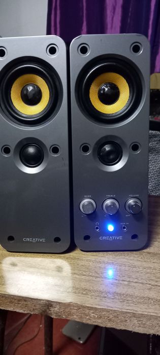 Colunas pc Creative t20