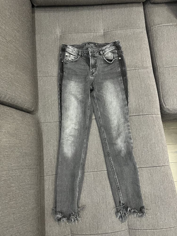 Джинсы Zara