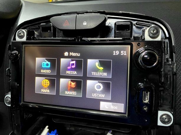 Radio z nawigacją do Renault Clio IV LAN5210WR1 Stan idealny.