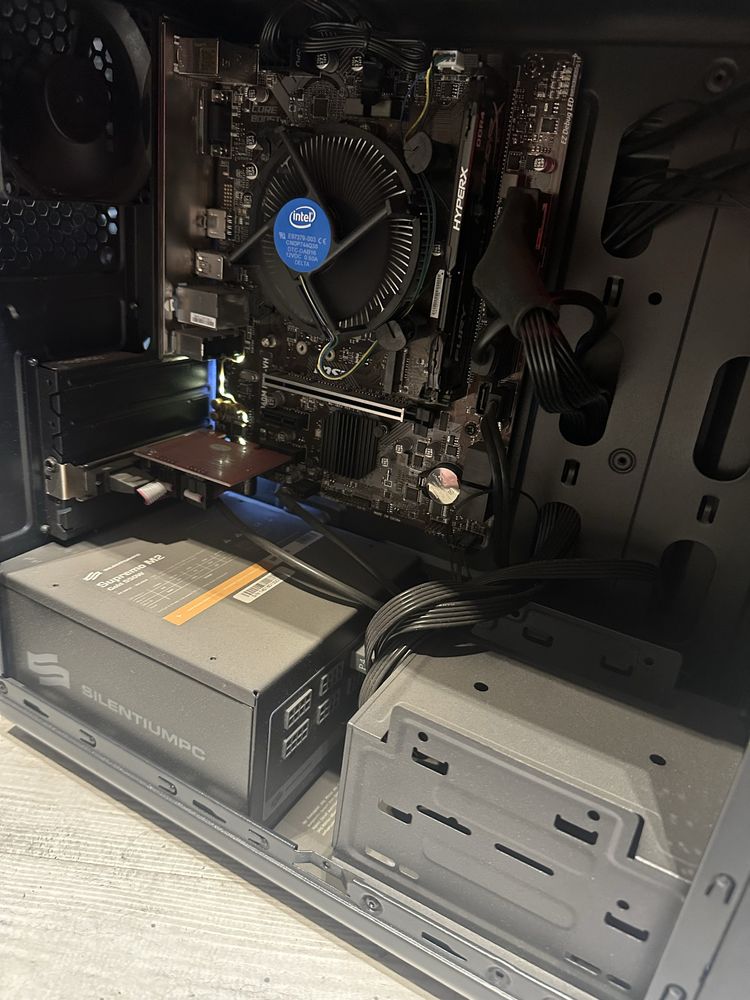 Komputer stacjonarny INTEL, SSD, DDR4 HyperX, płyta główna MS