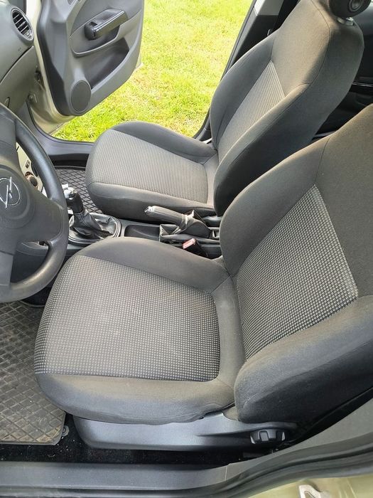 Opel Corsa D z roku 2008 silnik 1.2l do kupienia