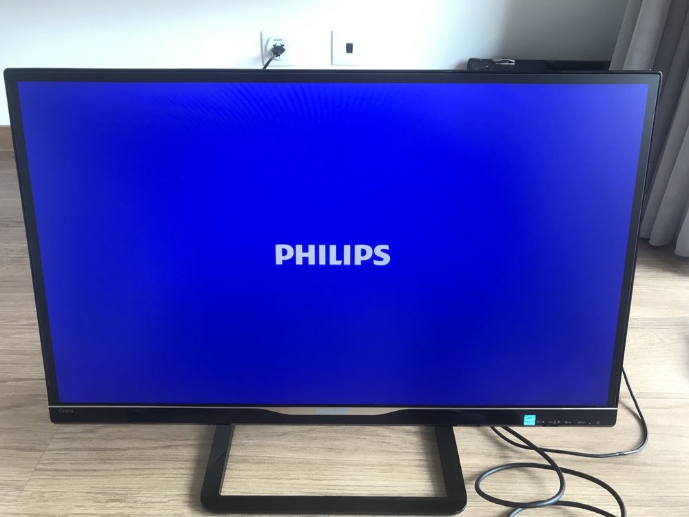 Monitor LCD Philips 27”com Ambiglow