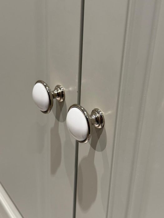 Gałki, uchwyty meblowe ceramiczne, metalowe