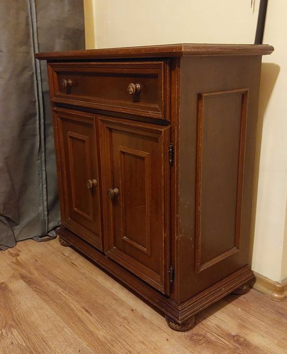 Drewniana szafka na buty lub komoda w stylu vintage