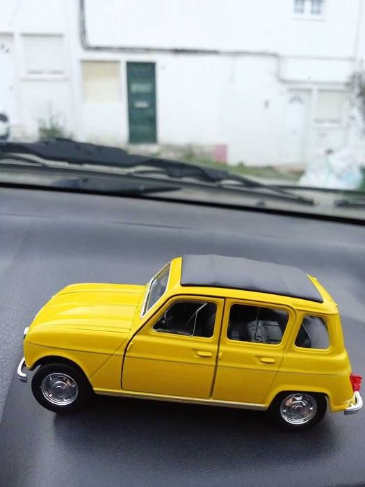 Miniatura Renault 4 L