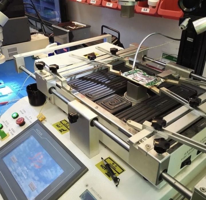 Камера асистентів ACC: Audi A6 A7 A8, Volkswagen Tuareg