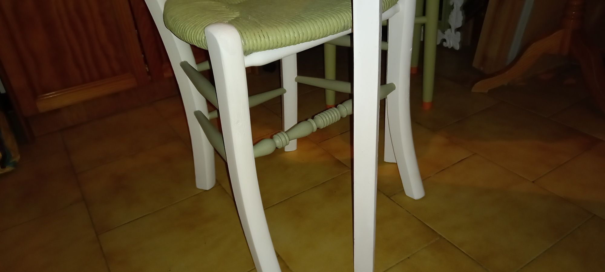 Mesa rústica com 2 cadeiras