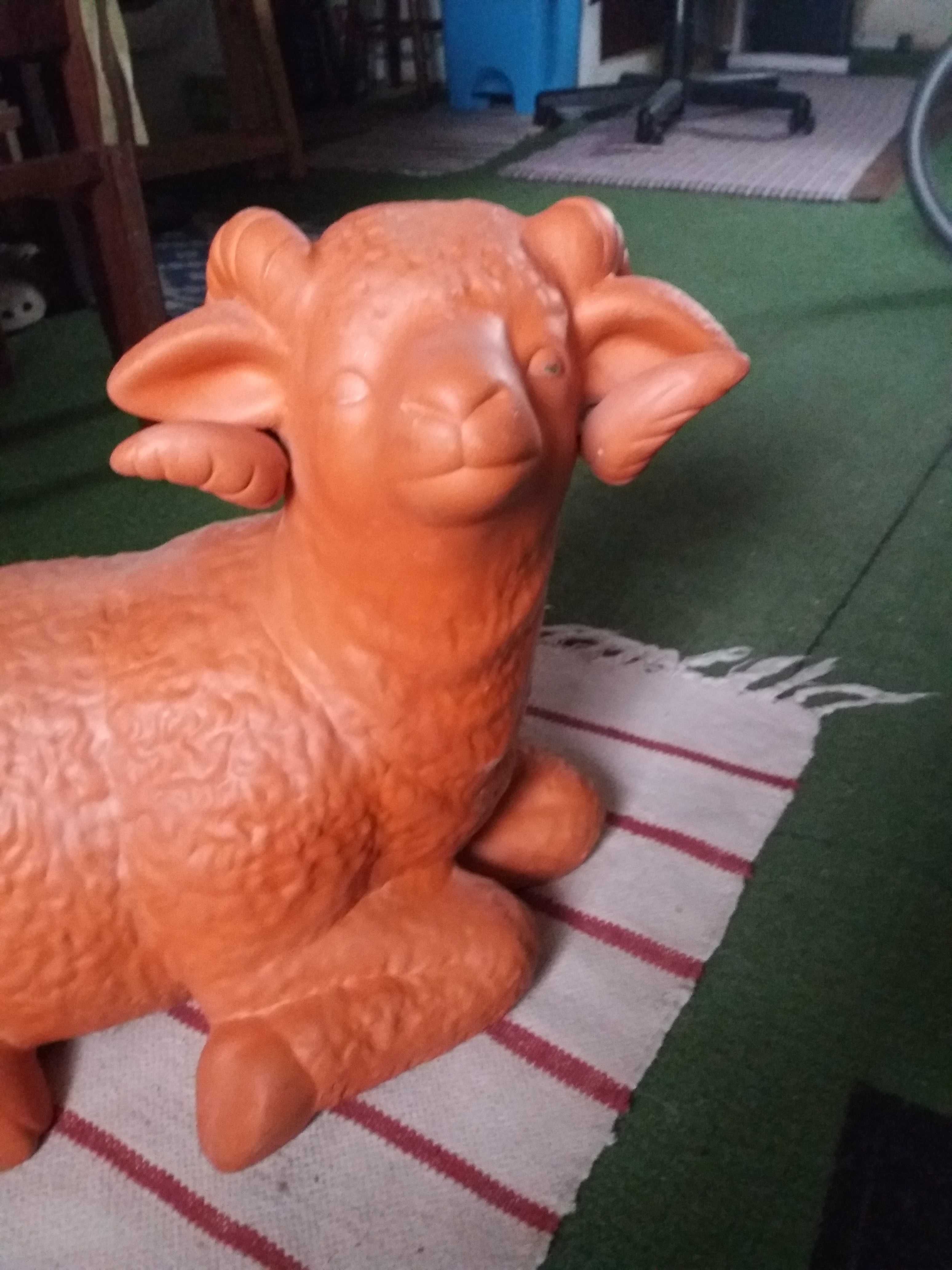 Figura de animal em louça