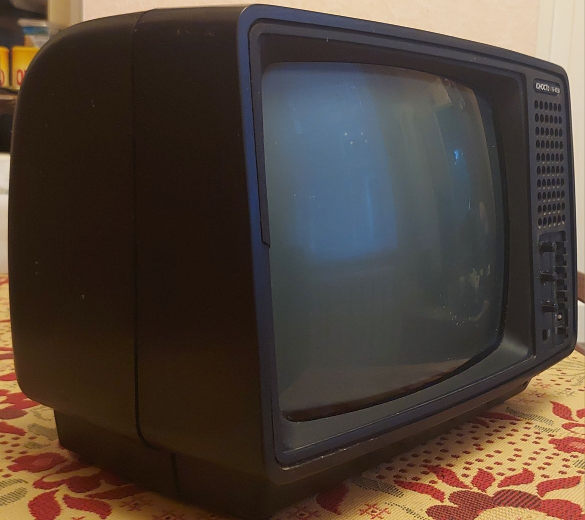 Продам телевизор Юность