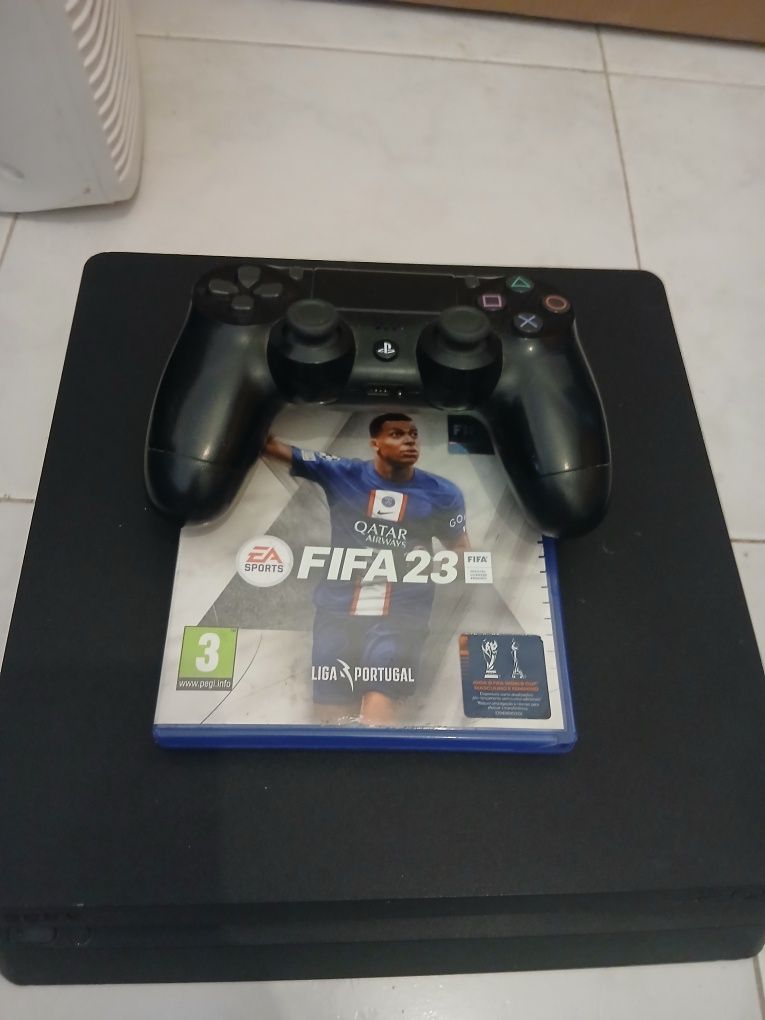 Playstation 4 com 1 jogo 90€