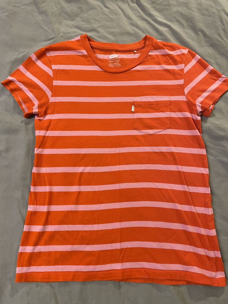 T-shirt w paski