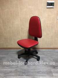 Кресло офисное  "Красный" "Новый кожзам" 9 шт ,бу