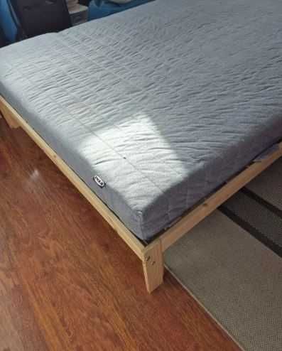 Cama de Casal em Pinho NEIDEN, com Estrado LURÖY e Colchão VADSÖ