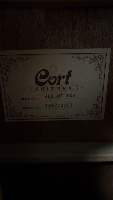 Электро-акустическая гитара Cort SFX-ME +чехол,держатель,колонка