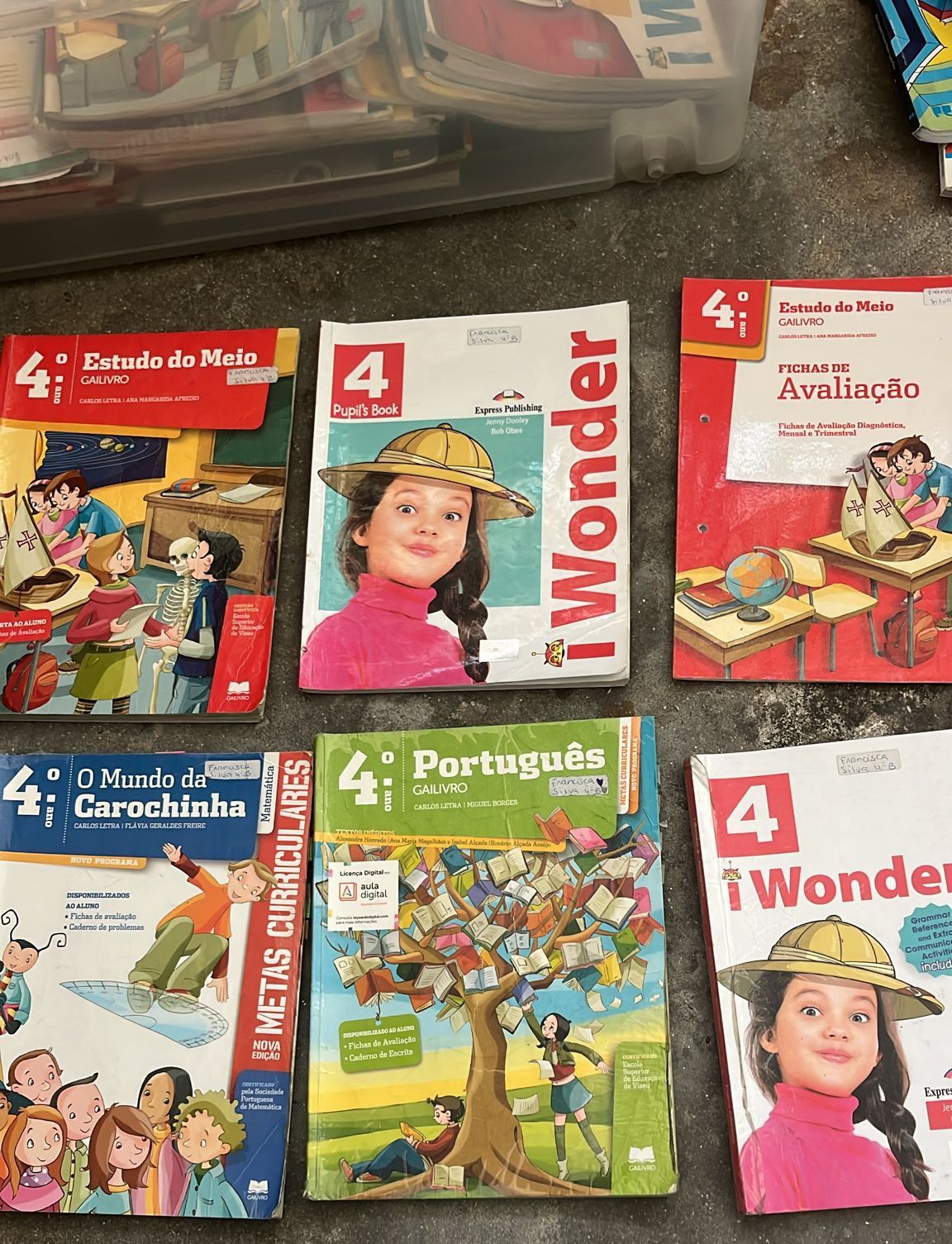 Varios livros escolares