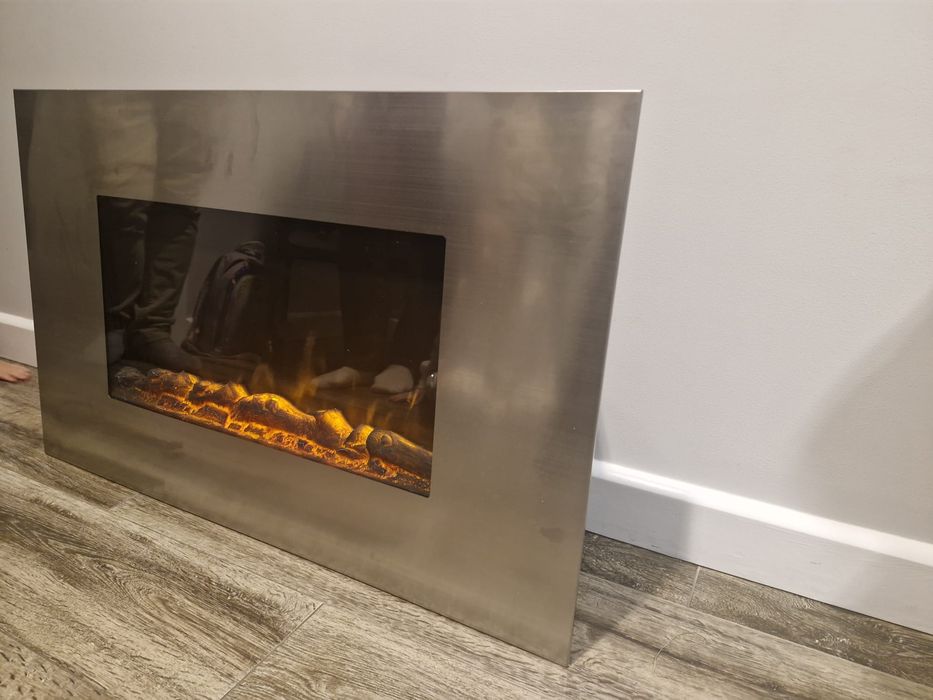 Lausanne 2000W 15cm Kominek Elektryczny Naścienny Srebrny