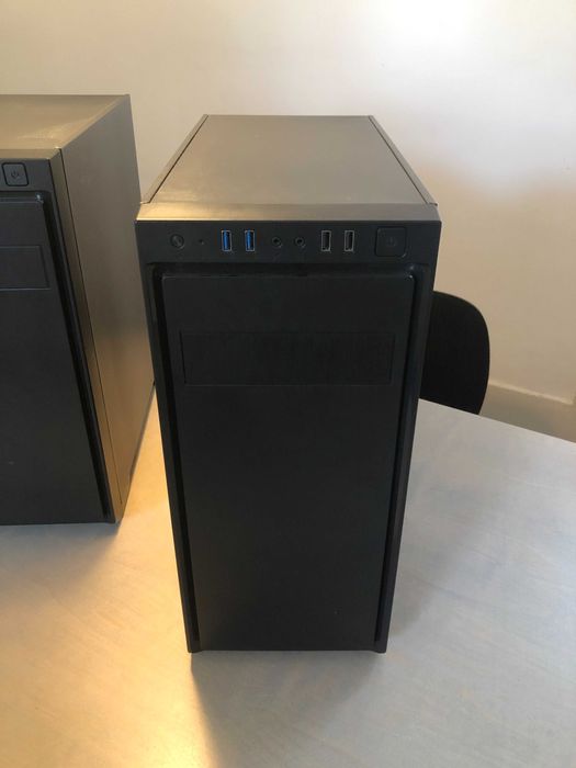 Caixa CPU Preta como nova