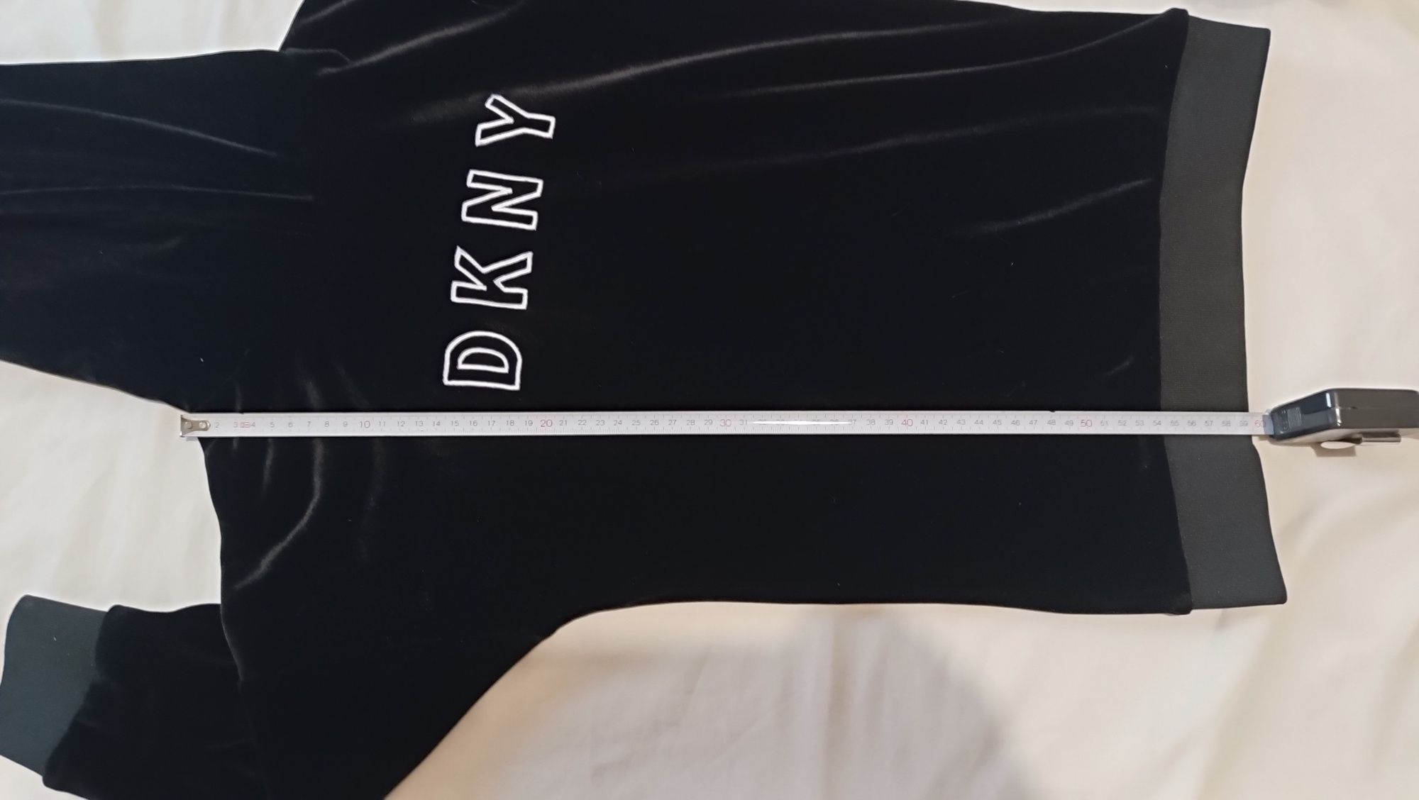 Vestido preto quentinho da DKNY. 8 Anos