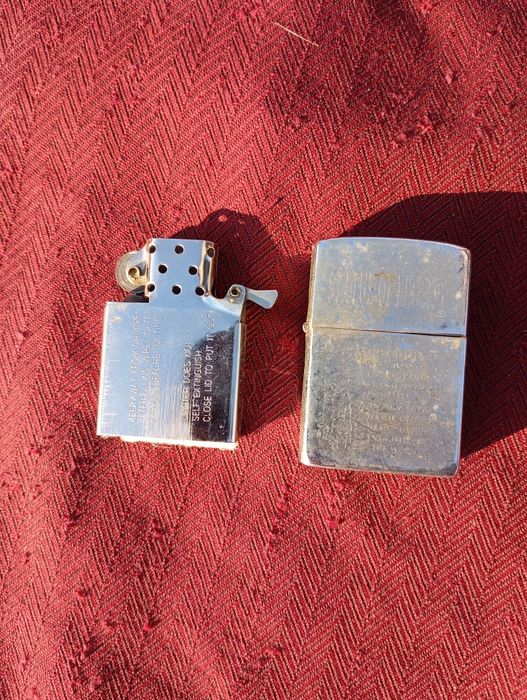 Старинная зажигалка бензиновая