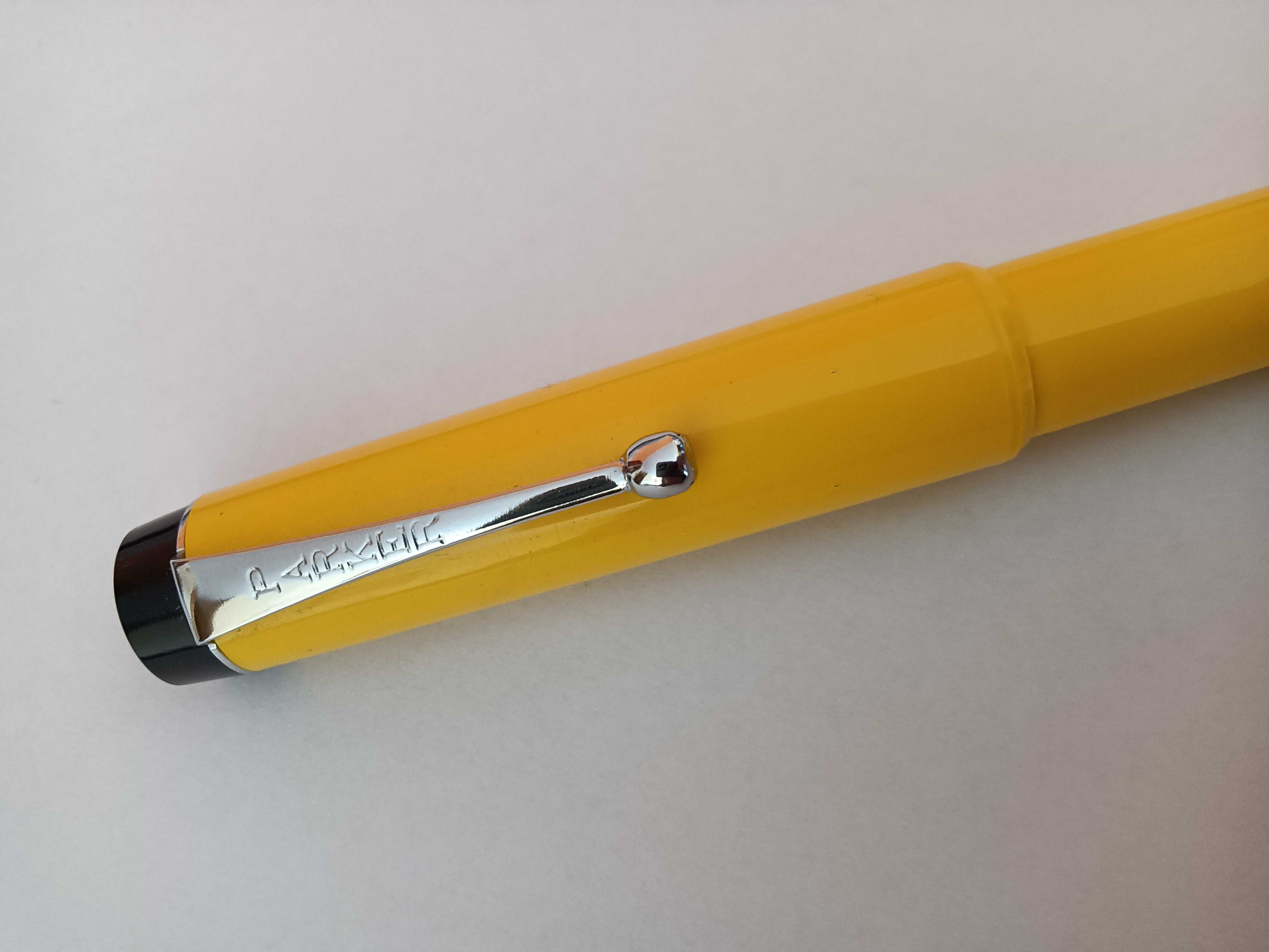 Caneta Parker modelo Big Red, como nova