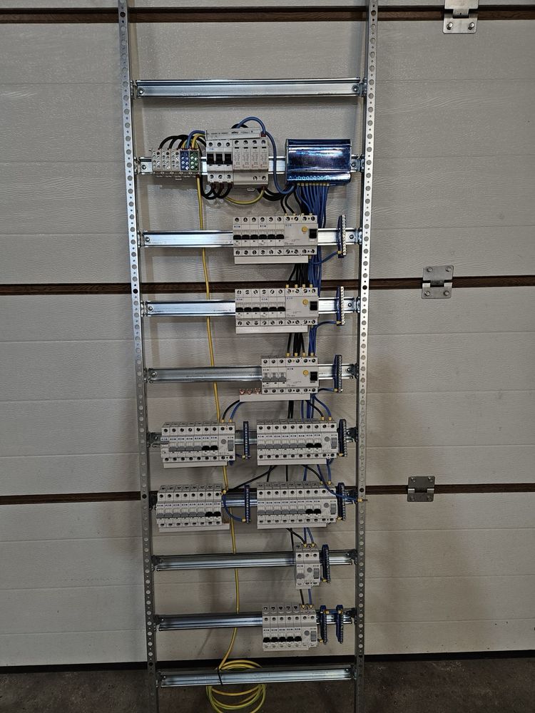 Instalacje elektryczne,  pomiary elektryczne, kompensacja mocy biernej