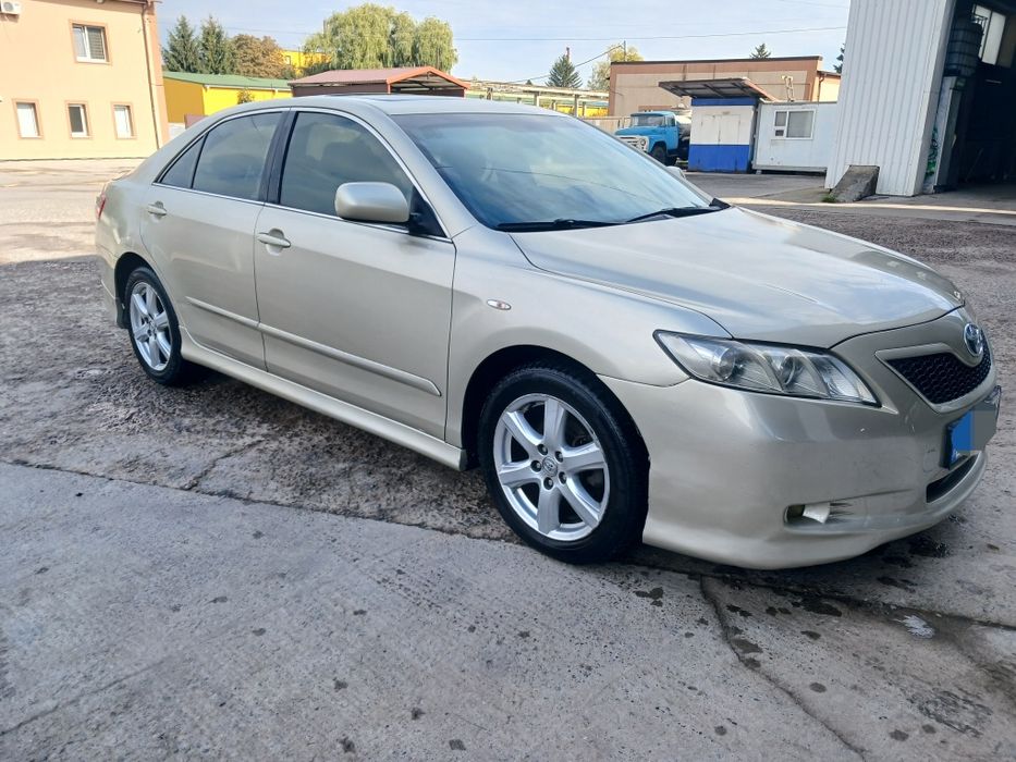 Toyota Camry 40. 2.4г/б