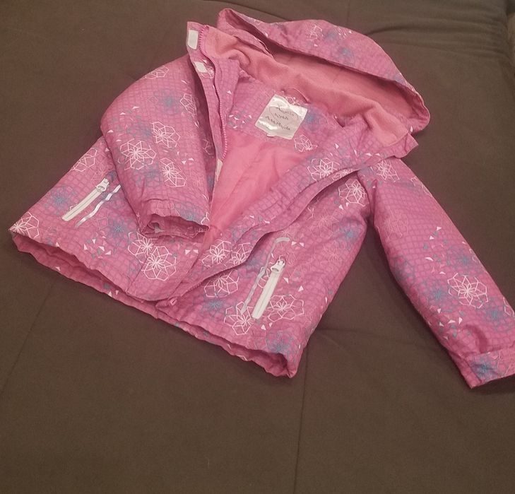 Куртка - ветровка на девочку 4 годика