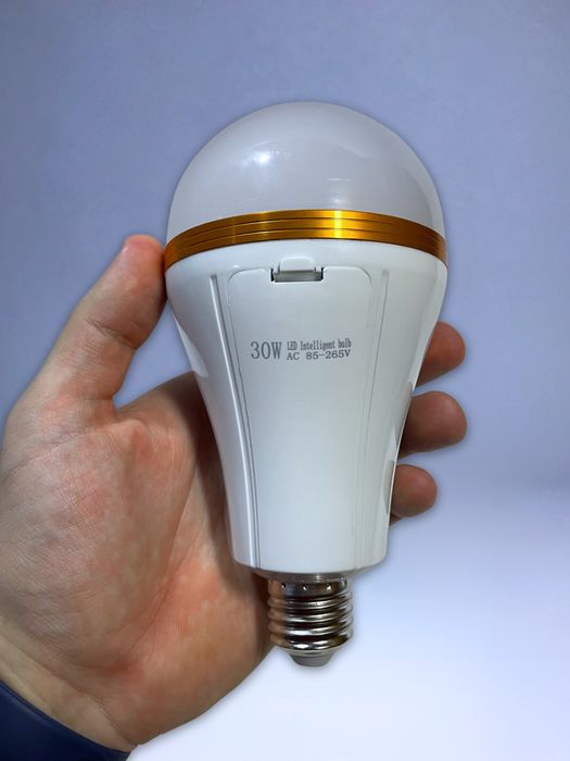 ОЧІКУЄТЬСЯ ПОСТАВКА, Акумуляторна лампа 30 W, з трьома акумуляторами