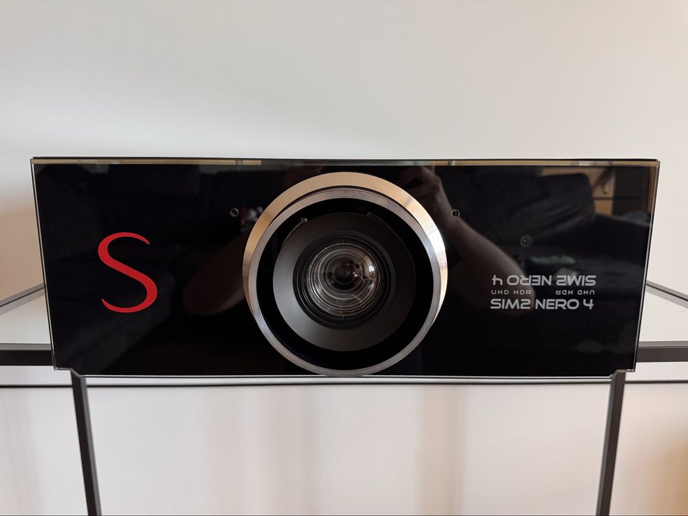 Лазерний проектор Sim2 NERO 4S