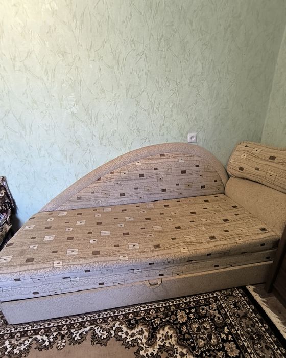 Продам диван - тахту у гарному стані