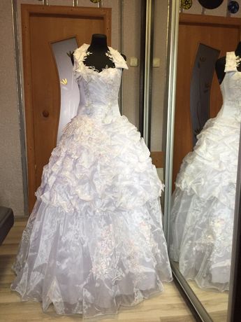 Свадебное платье, новое, не венчанное, с пелериной