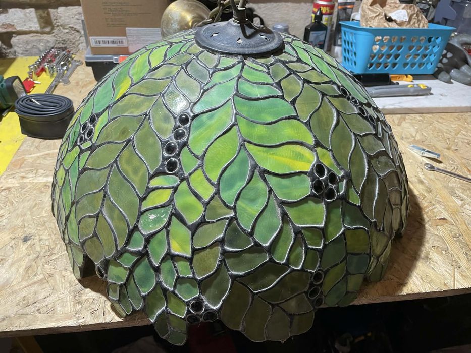 Lampa wiszaca w stylu tiffany