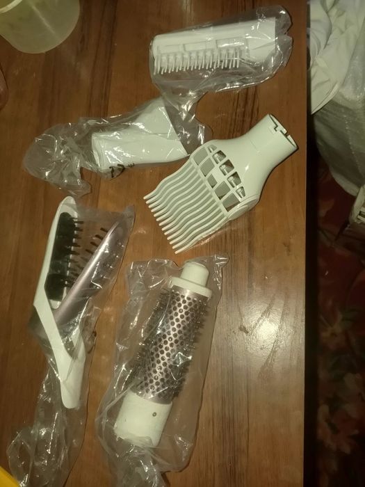 Продам фен щётка Rowenta Premium Care Hot Air Brush Set